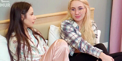 Stepmom teaches her daughter to make love