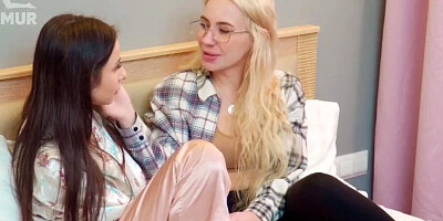 Stepmom teaches her daughter to make love