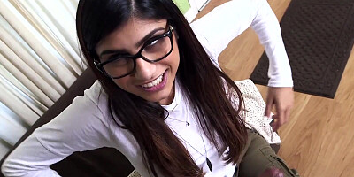 Nerdy Middle Eastern doll is about to play with a massive black prick
