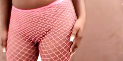 Hottie's cocksucking trailer