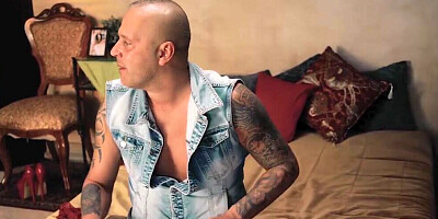 Milf stepsis do the dougie style on d