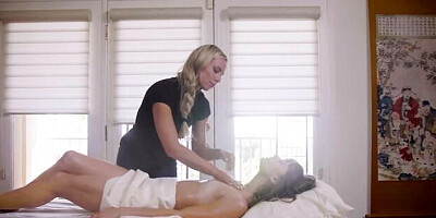 Aidra Fox and Naomi Swann's pornhub scene by Adult Mobile