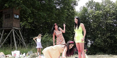 Admirable bunny - redhead video - Leons TV