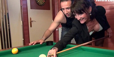 Mature woman loses a pool game and now she must fuck