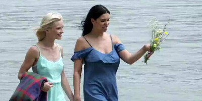 Kira Queen & Zazie Skymm are licking one another's cunt by the river