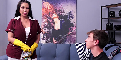 Maryam Hot Mature Maid