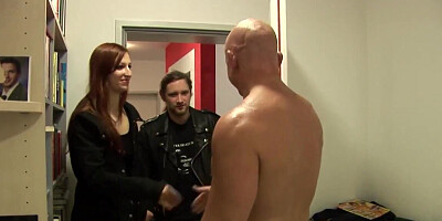 Guy took girl in stockings to friend for a threesome