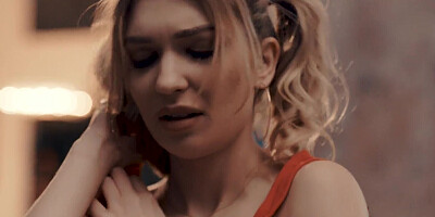 Cheerleader and her stepmom are having a threesome with one stud