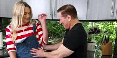 Sneaking Sex with My Stepdaughter