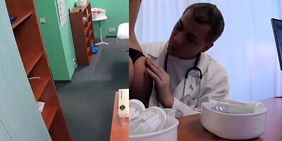 Fake Hospital Petite blonde deepthroats a thick dick before rough screw (Cayla Lyons)