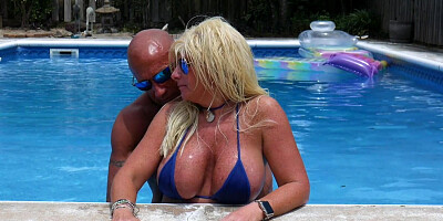 SEXIEST BIKINI FUCK EVER! Hooters Stepmom fucks Fit Son in Pool. Gets huge facial