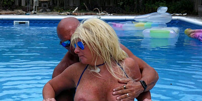 SEXIEST BIKINI FUCK EVER! Hooters Stepmom fucks Fit Son in Pool. Gets huge facial