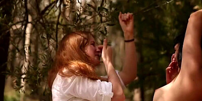 Outdoor exchange of lesbian sex pleasures in nature between young dolls