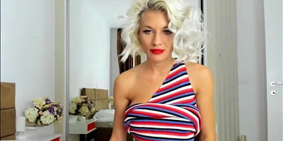 The only thing this blonde needs for her webcam show is a big dildo