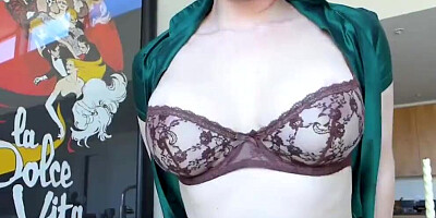 Redhead cougar gives some nice jerk off instructions in POV