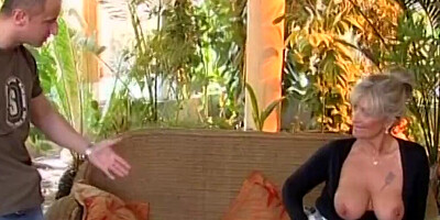 Cougar in love with big young cock