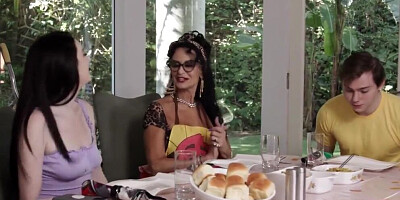 Rita Daniels Thanksgilfing GILF