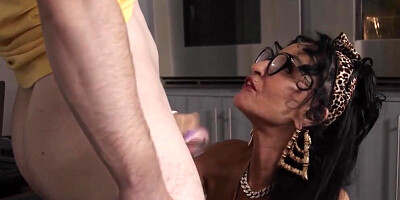 Rita Daniels Thanksgilfing GILF