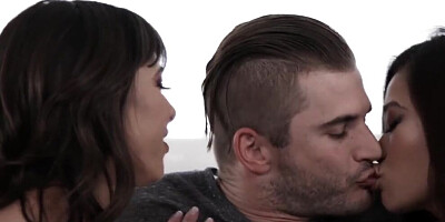 Vina Sky & Vera King are getting fucked in a 3some