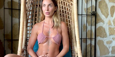 Gorgeous babe Roxy Fox plays with a toy in this hot solo action