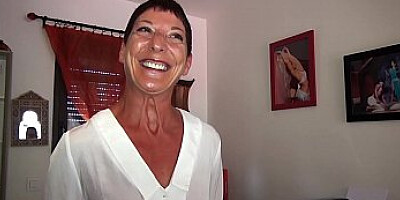 Marielle mature libertine baise un jeune