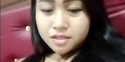 Beautiful Chinese camgirl will perform a pussy masturbation for you