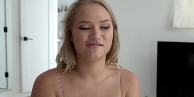 Juicy blonde sucks a dick and spreads legs to be fucked