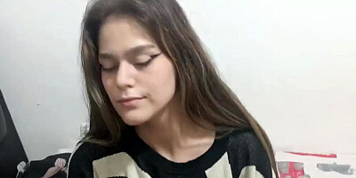 Amateur cutie gets bottomless to receive cock in homemade video