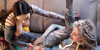 Inked lesbians share mesmerizing perversions in unique duo