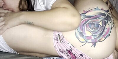 Rommy lesbians got horny at dawn, and they masturbate kissing deliciously