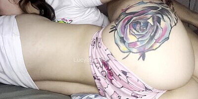 Rommy lesbians got horny at dawn, and they masturbate kissing deliciously