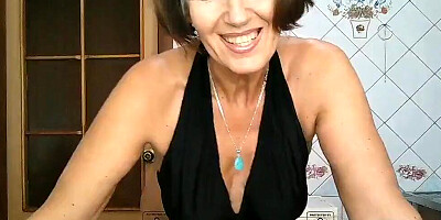 Slutty mature Lukerya dances on webcam and teases her horny fans