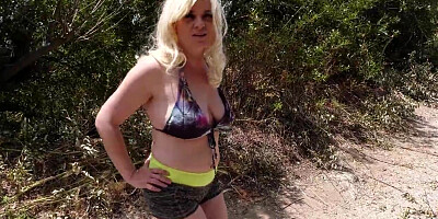 Thick blonde whore goes outdoors and takes it deep