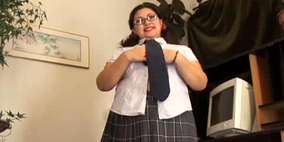 PLUMPER Schoolgirl Tyung Lee