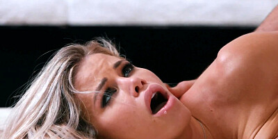 Smoking-hot blonde with ease seduces handsome gardener