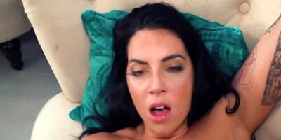 Porn actresses allow colleagues to get it on with them