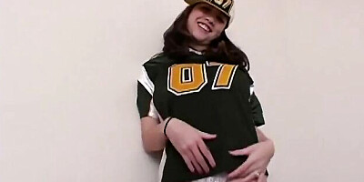 Watch horny honey's clip