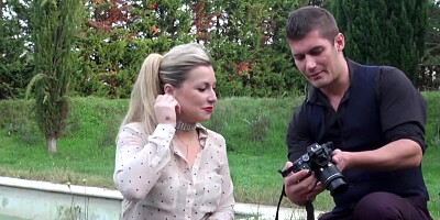 Naughty photographer fucks that lovely amateur cougar on the couch