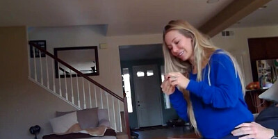 Amateur Babe ficken ihren neuen Mitbewohner