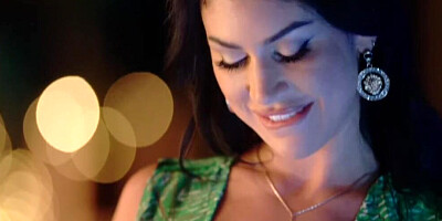 VIXEN Bosslady Queenie gives up control for the night