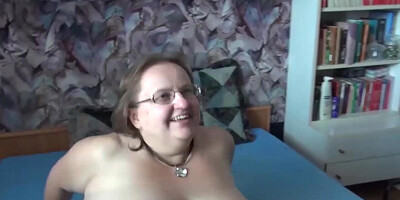 OMAHUNTER Teen Girl Seduces Busty Mature To Enjoy