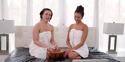 Magnifique Latina Eliza Ibarra's Lesbian Shower Love