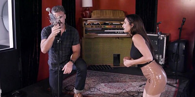 MILF Silvia Saige blows Charles Dera and gets fucked hard