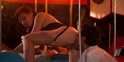 Dude meets a chick and fucks her in an amusement park