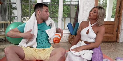 Come on get up! Come work out with me! MILF Madison Brite grabs Stepson - S1:E10