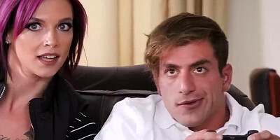 Stepmom Anna Bell Peaks loves games and cock