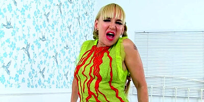 Blonde mature Mouse puts her dildo collection to work