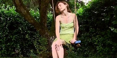 Hot hairy pussy babe Ana Molly gives a nice hairy show