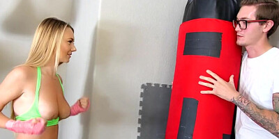 Molly Mae sucks a thick cock and gets stretched with it