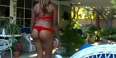 Tyas Love Bouncing Her Booty